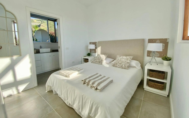 Casa Lava Luminosa y con Magníficas Vistas