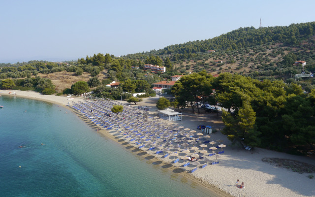 Lagomandra Beach Hotel and Suites