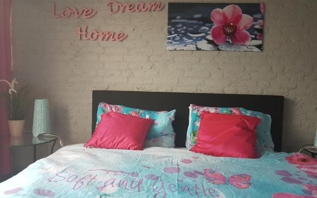 B & B Acacia