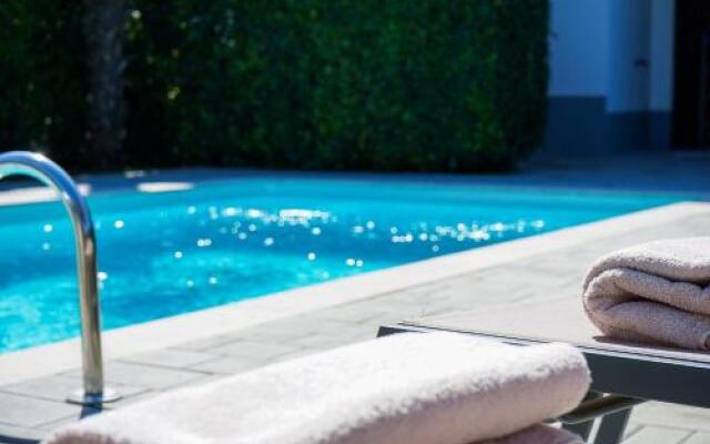 Villa Leon, Wonderful Family Apartment with Pool