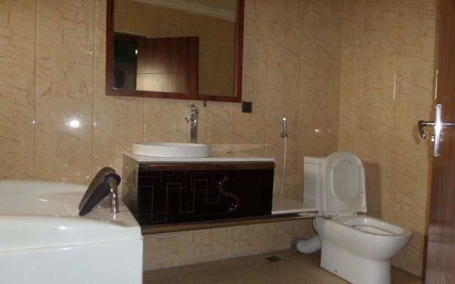 Serena Hotel & Suites