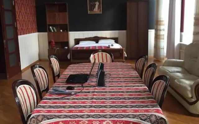 Tourest Inn Central - Hostel