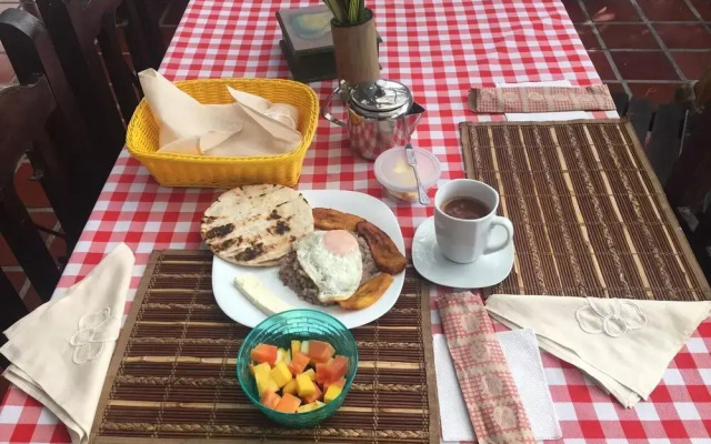 Finca Hotel Villaluzandi