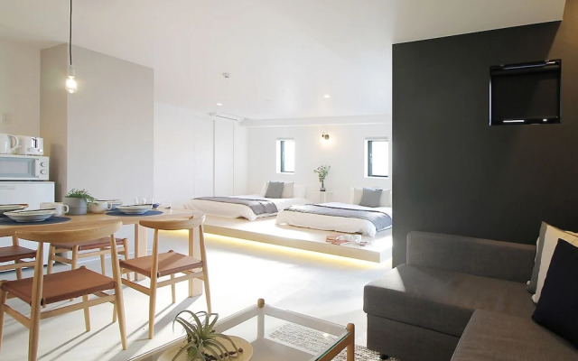 bHotel