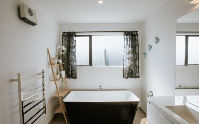 Bull Ridge Retreat - Sleeps 8 - Hot Tub