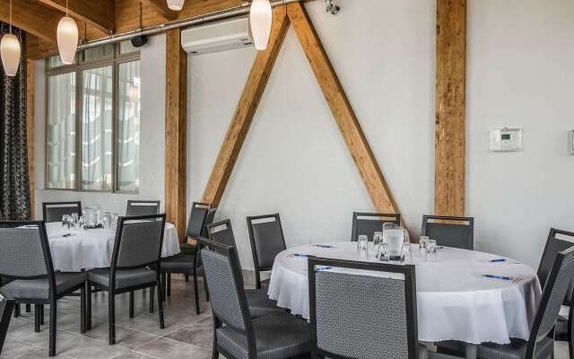 Quality Suites Drummondville