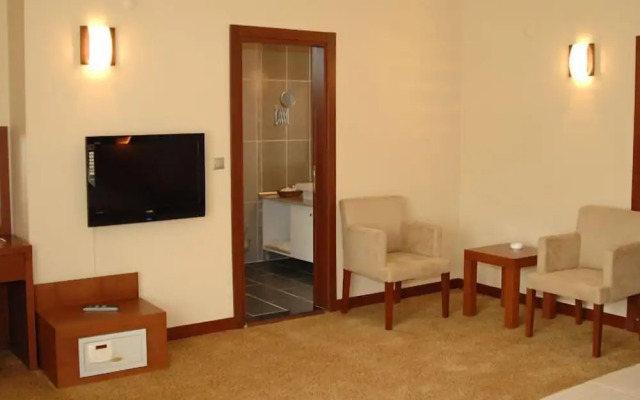 Paluri Hotel