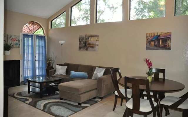 Charming 2BR-2BA by BlueBarrelHomes