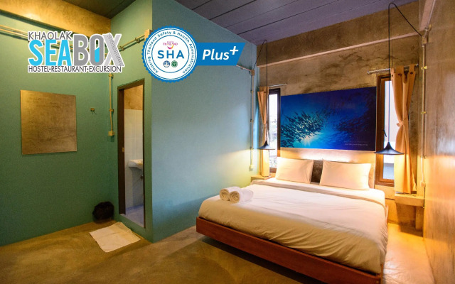Seabox Khaolak Hostel