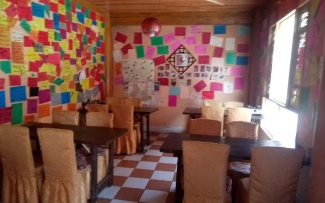 Shangri La Gold Year Youth Hostel