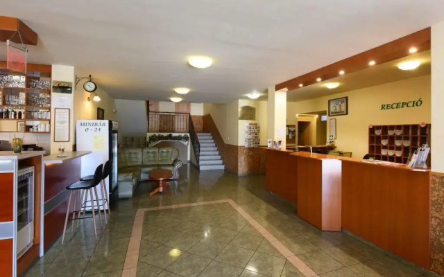 Hotel Platan