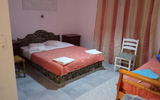 Perissa Hotel