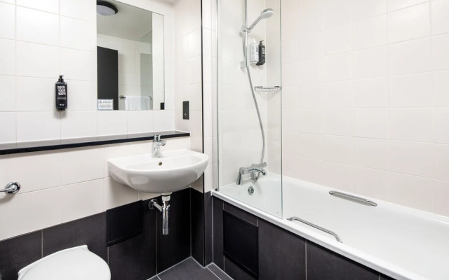 Ibis London Heathrow Terminal 5
