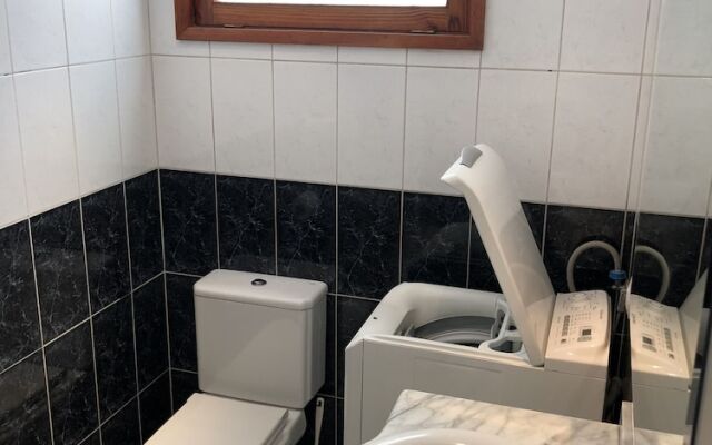 Two bedroom apartment 2 min from beach