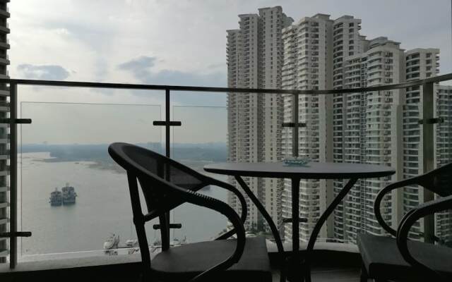Favoured Seaview Suite