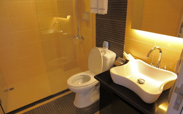 Champs Elysees Hotel