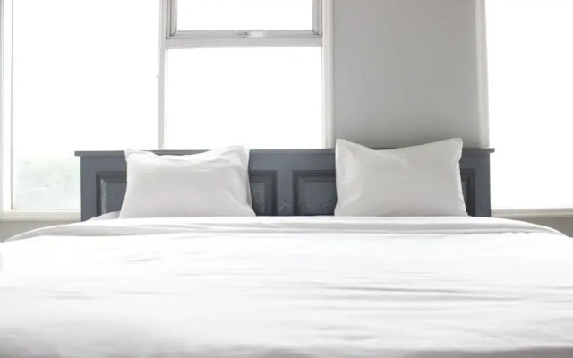 Spacious & Trendy Studio at Jarrdin Cihampelas Apartment