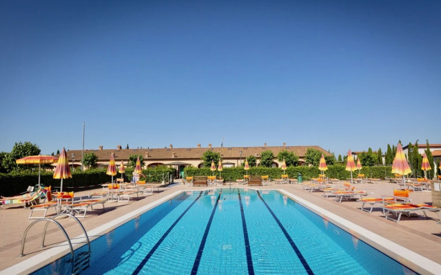 Residence con piscina a Vada A.C WIFI