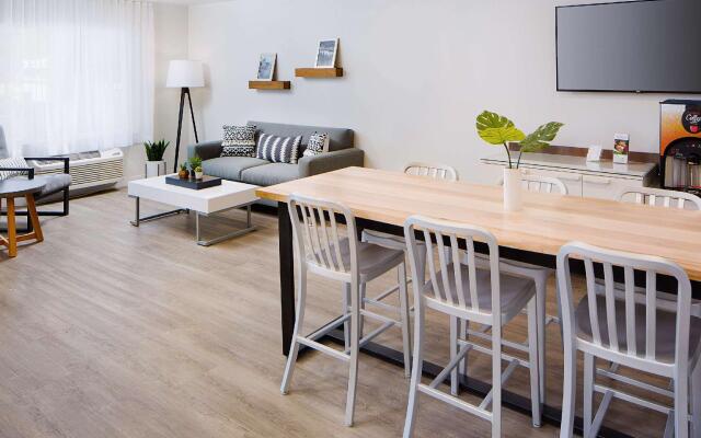 WoodSpring Suites Seattle Everett