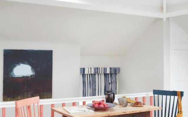 Stunning studio cntrl Totnes with parking