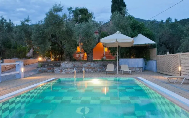 Aretousa Studios & Apartments