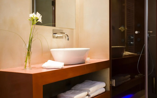 Kipi Suites