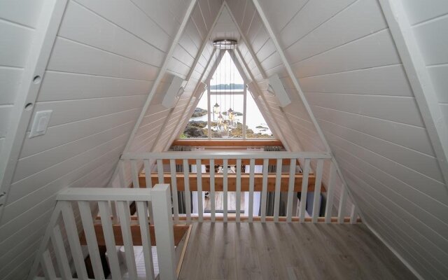 Duffin Cove Oceanfront Lodging