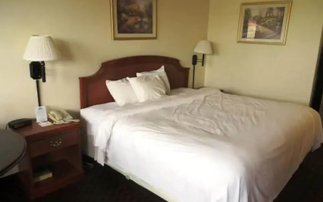 Days Inn By Wyndham Plainfield