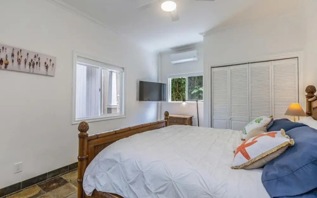 Hale Haena 3 Bedroom Home by RedAwning