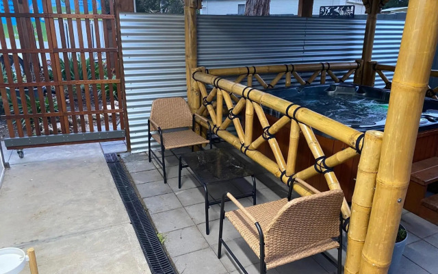 Investigator Beach Breeze Apartments U3