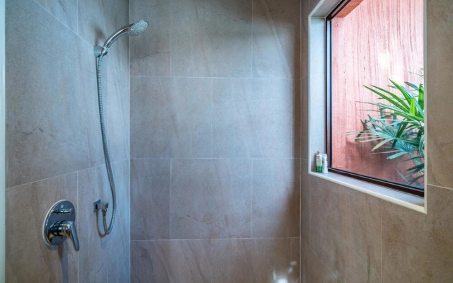 Nam Bo Villa by Lofty - Oceanfront Private Pool Villa With Maid and Cook