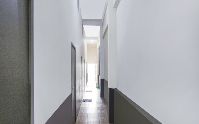 OYO 90825 Hotel Lizha 2