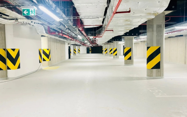 New Luxury Apartmen Metro Station