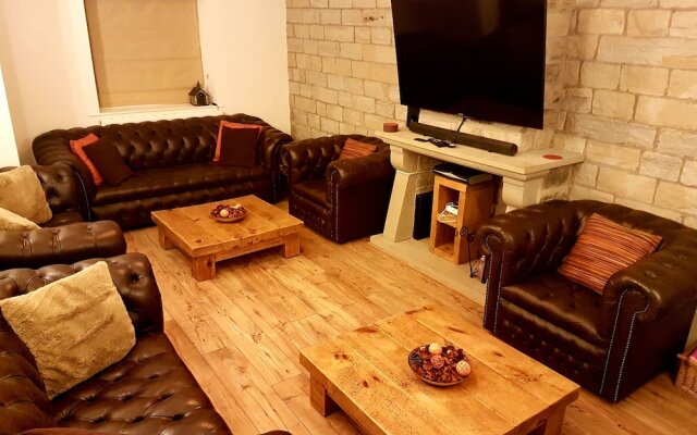 Large Luxury Self-Catering Barn