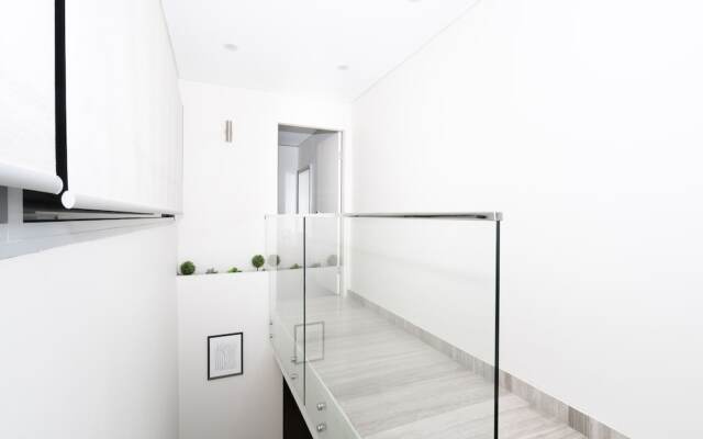 Luxury Villa Darlington - Vine