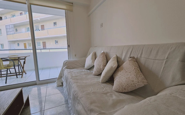 141 LCA - Stay Miracle Apartment