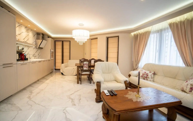 Paradise Center Apartment 1