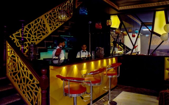 OYO 2801 Magnate Hotel