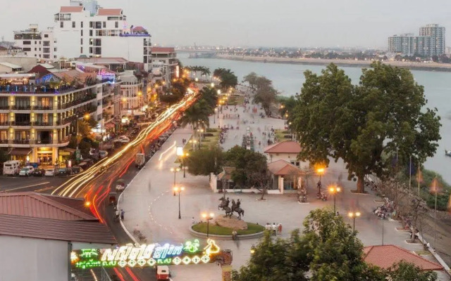4 Rivers Hotel