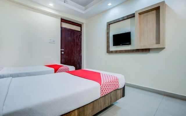 OYO 7239 Hotel Aditya