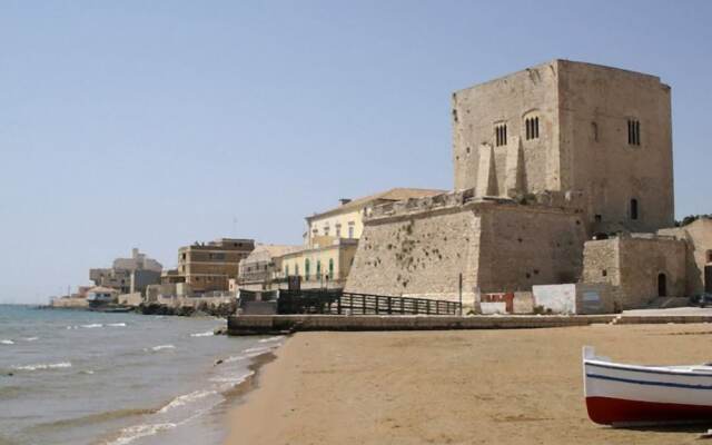 The Wisteria Apartment Near to Main Beach