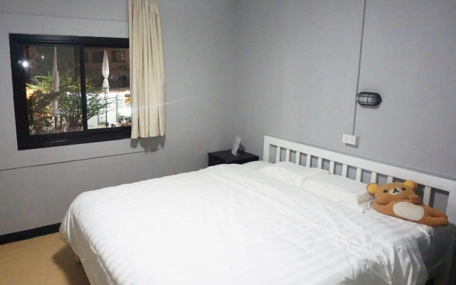 Moumou Hostel