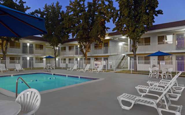 Motel 6 San Jose, CA - South