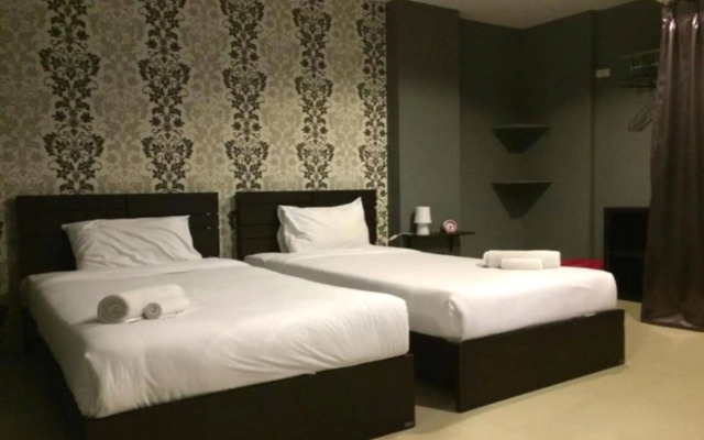 Sweet Hotel