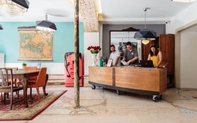 The Indy House - Rooms and Apartments