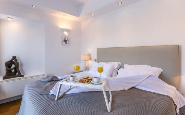 Inviting 8-bed Villa in Ermoupoli - Villa Blueros
