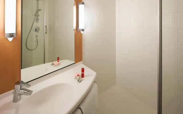 ibis Barcelona Santa Coloma