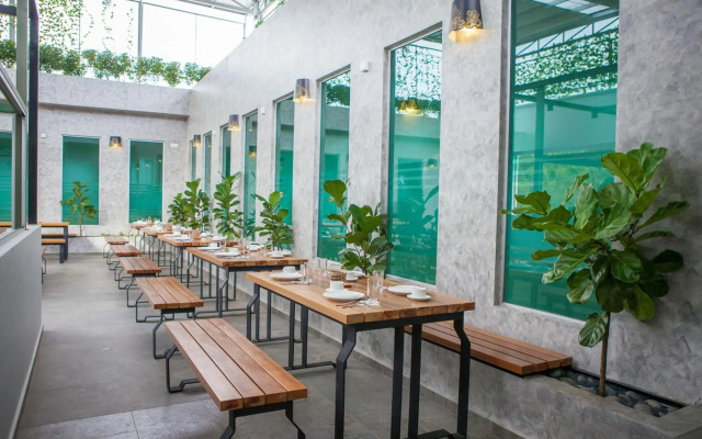 Bzz Hotel