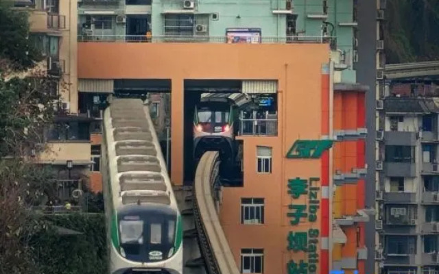Qingyou Sharing Hotel (Monument to the people's Liberation Store