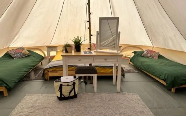 Walltree House Glamping - Bell Tent